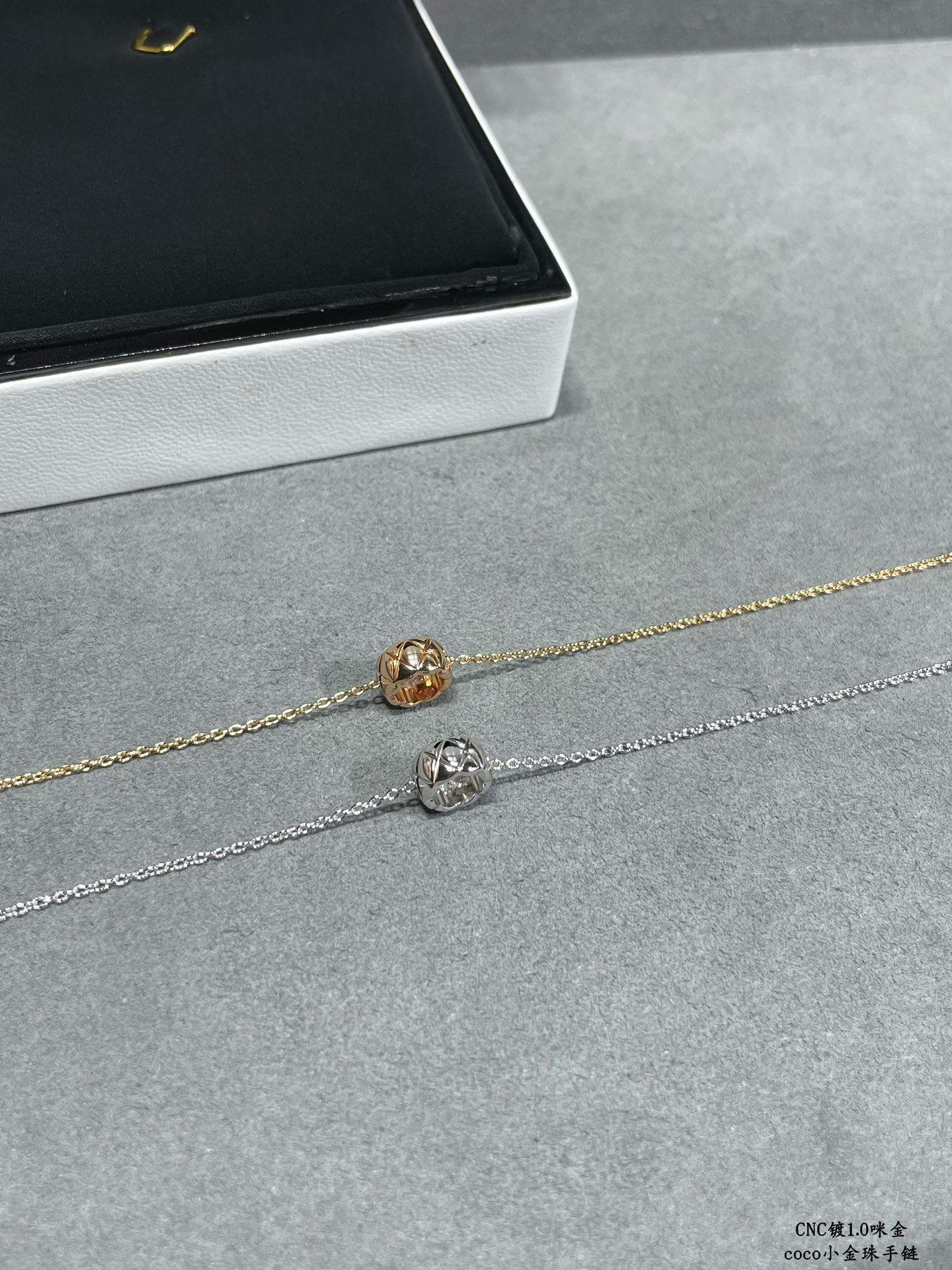 Ch*el Carved diamond-shaped gold bead Bracelet