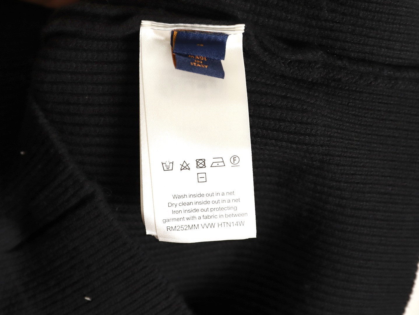 L0*is V*t0n LV Cardigan Sweaters