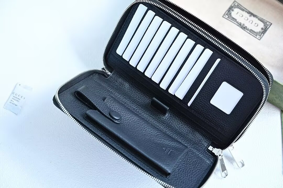 G*u*i Jumbo GG travel document case 21x13x4cm