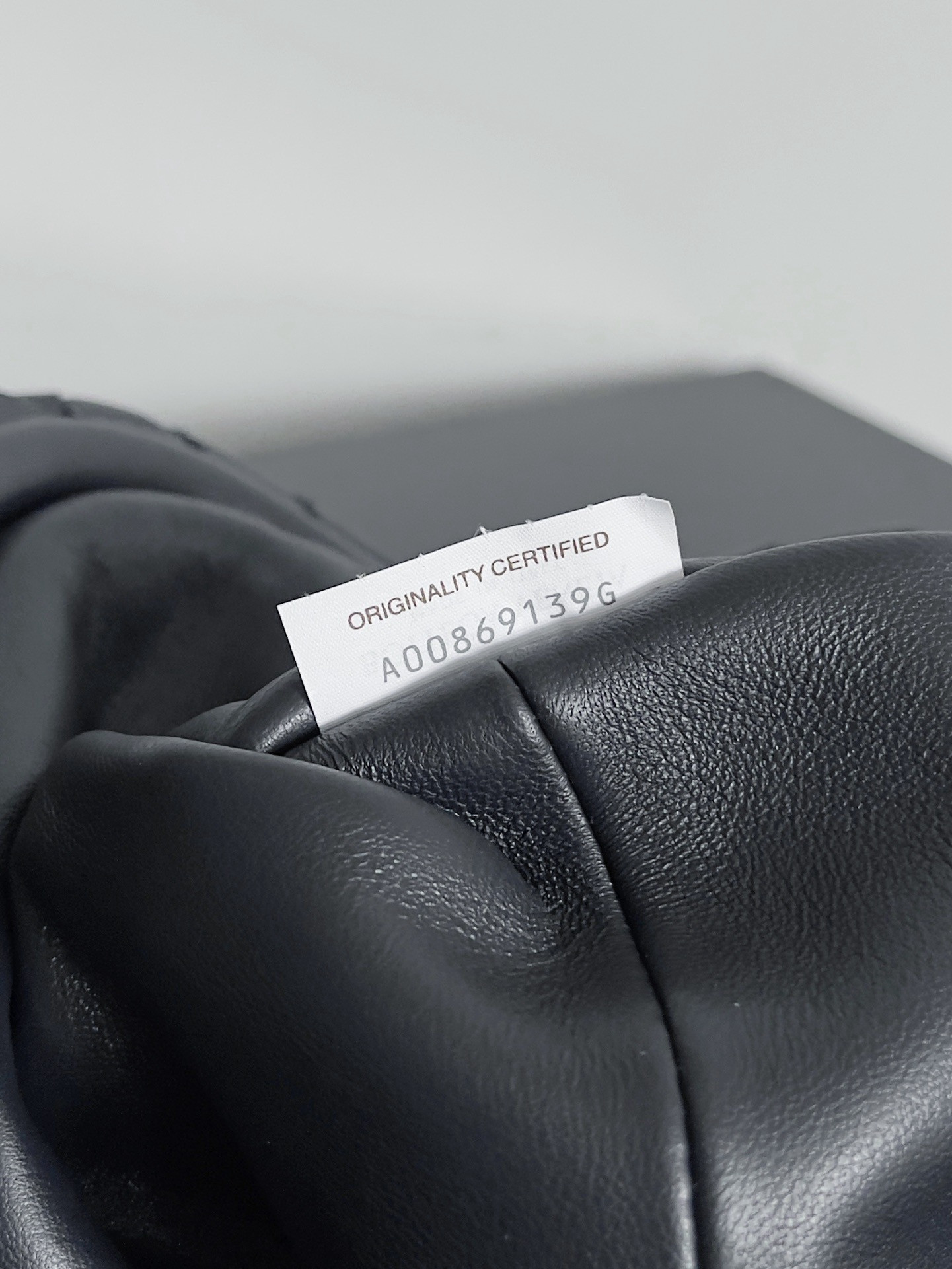 Bo*te*ga Ve*ne*ta LAUREN CLUTCH Andiamo Parachute 31x16.5x11cm