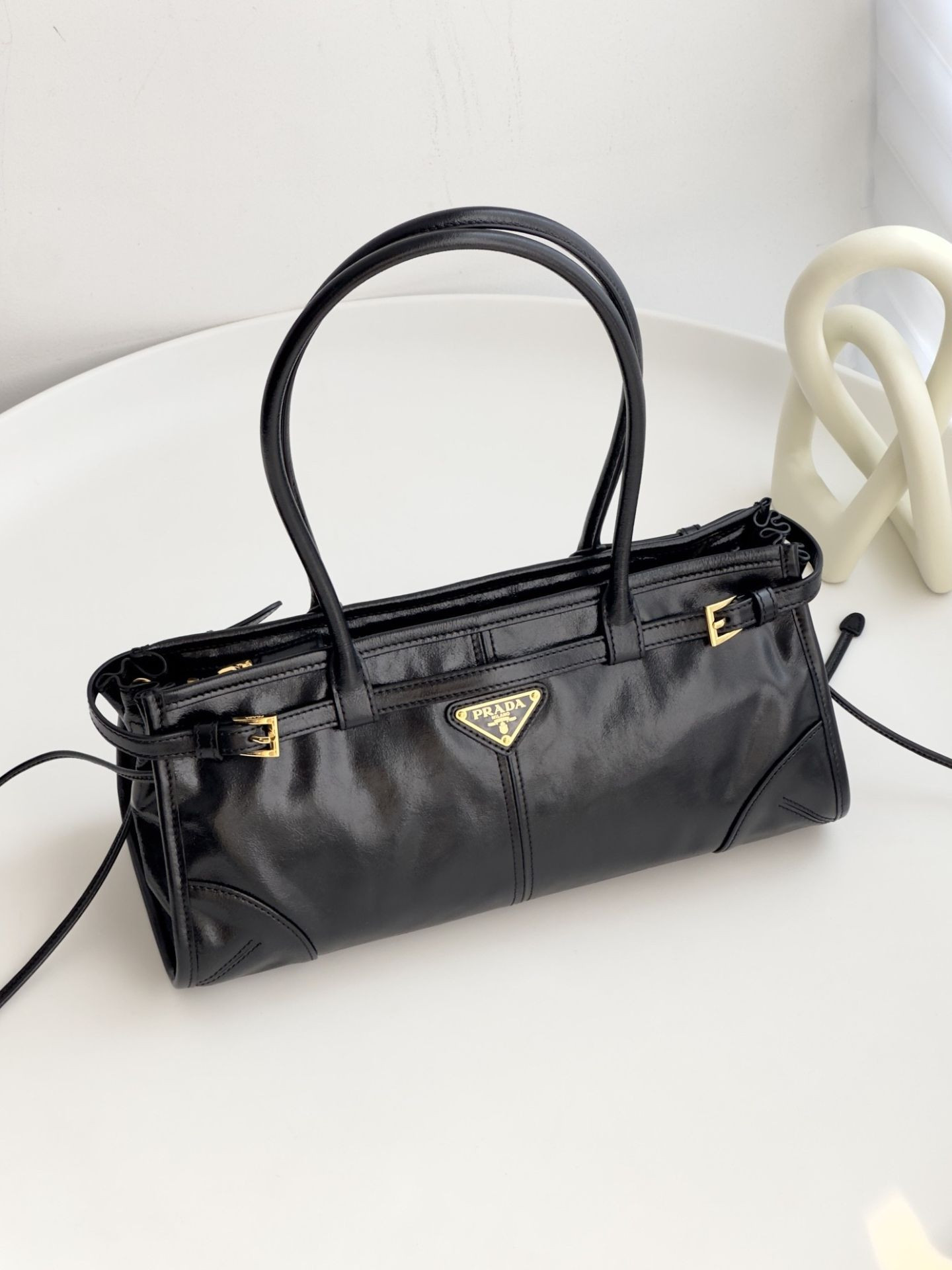 Pra*a Bonnie Medium Leather Handbag 15.5x32x12cm