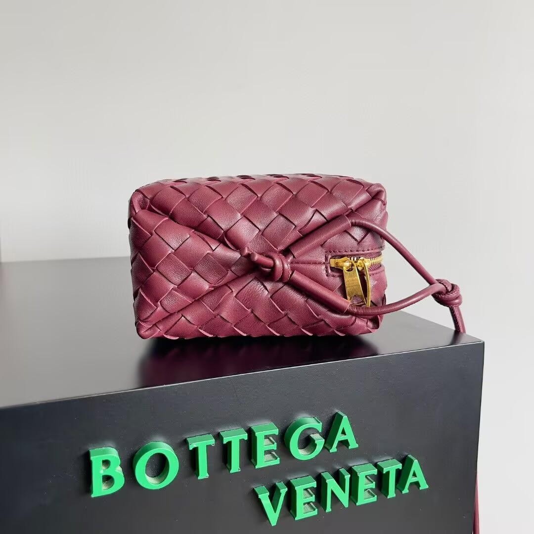 Bo*te*ga Ve*ne*ta Medium Loop Cross-Body Bag 22x15x8cm