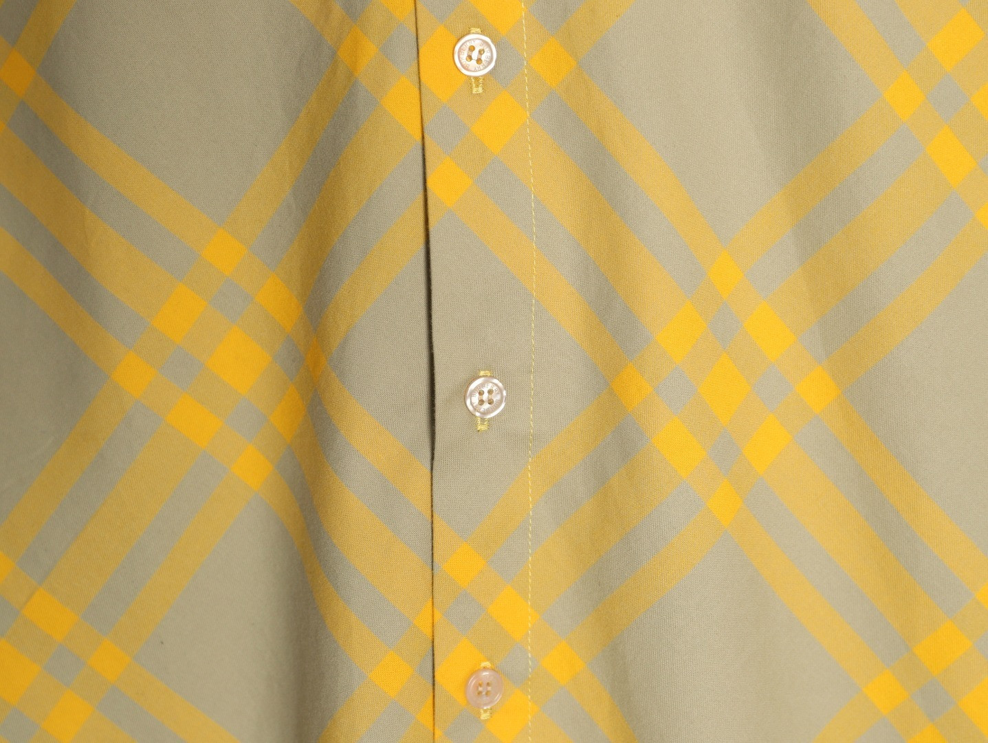 B**rry Long-sleeved Shirts