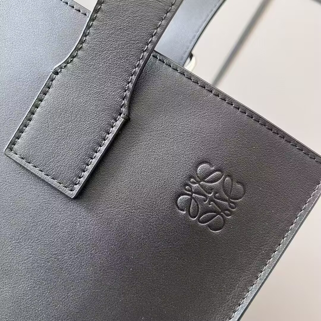 L0ew* Buckle Horizontal Tote in classic calfskin 38.7×9.2×32.9cm