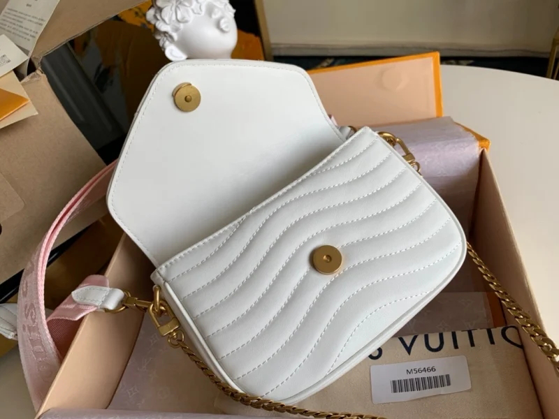 L0*is V*t0n NEW WAVE MULTI-POCHETTE M56466