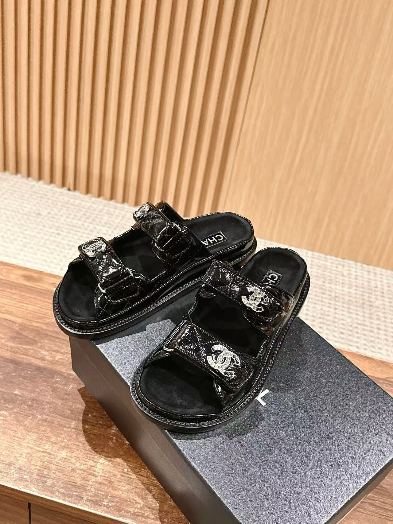 UA Ch*el Slides