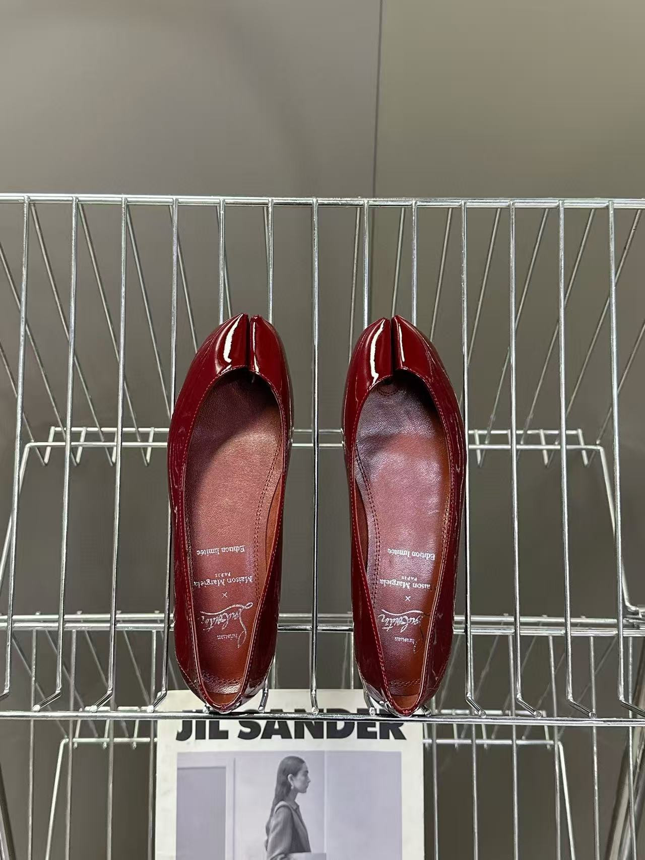 UA Ch**an Louboutin Marlougiela Ballerinas Patent calf leather