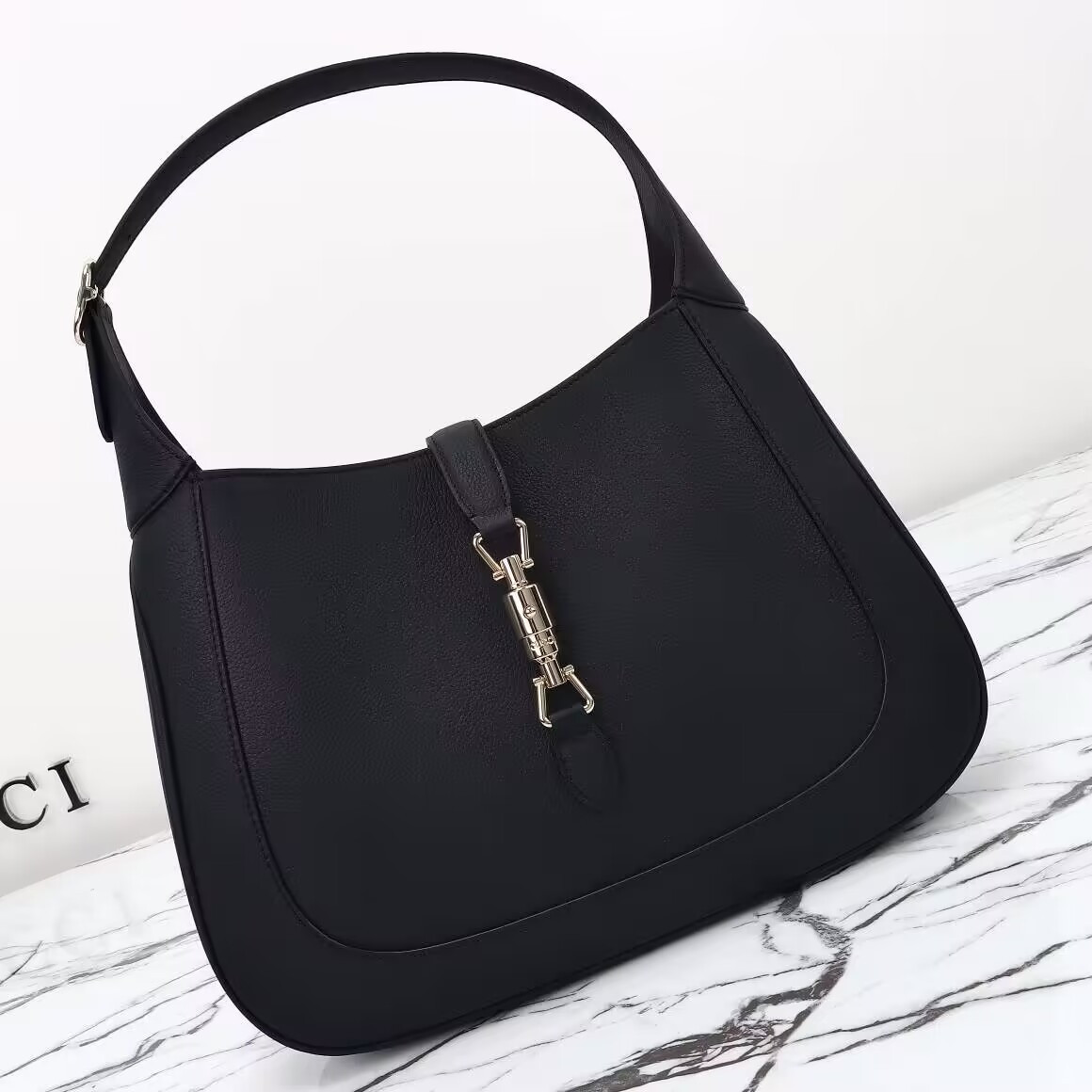 G*u*i Jackie  Medium shoulder bag 35x32x5.5 cm