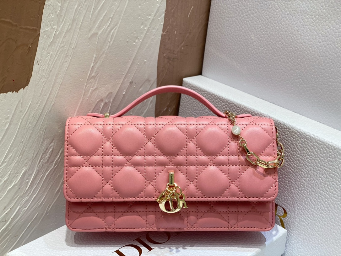 MISS D*0r MINI BAG Melocoton Pink Pearlescent Cannage Lambskin S0980ONJL_M92P 21 x 11.5 x 4.5 cm