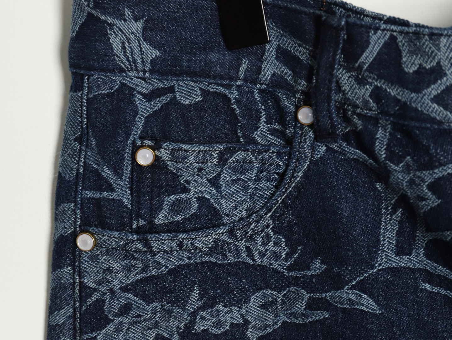 L0*is V*t0n LV 25SS shorts