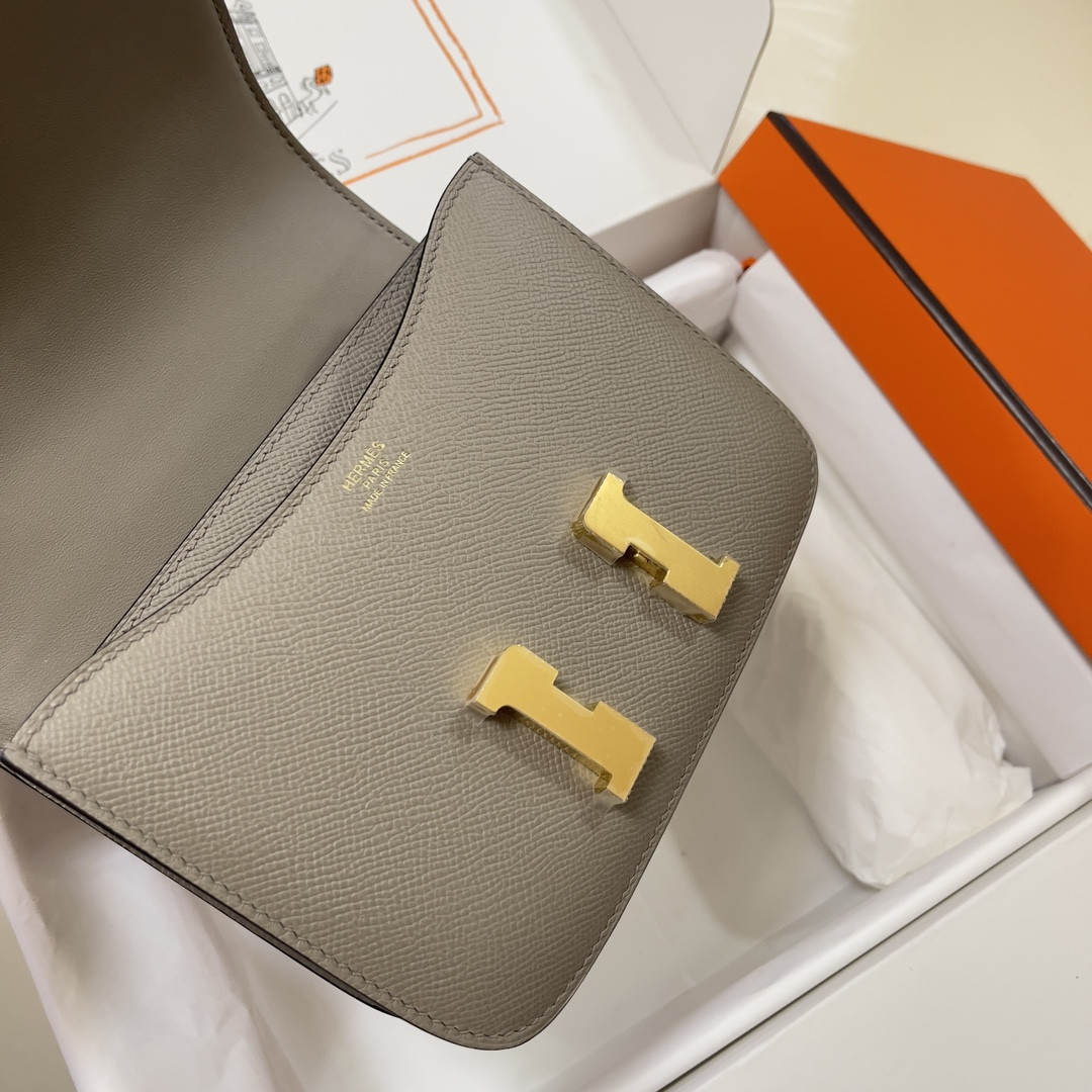 Hermès Constance 19 Epsom Gold Hardware 7.25" x 6.25" x 2.25"