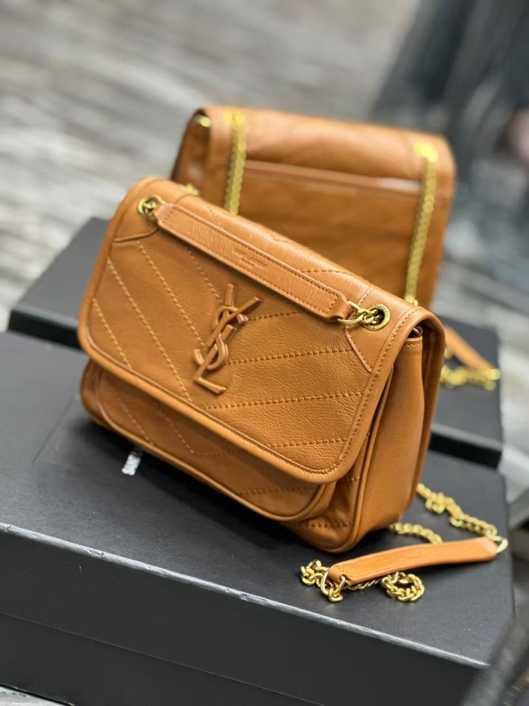 Y*L NIKI 21x16x7.5cm