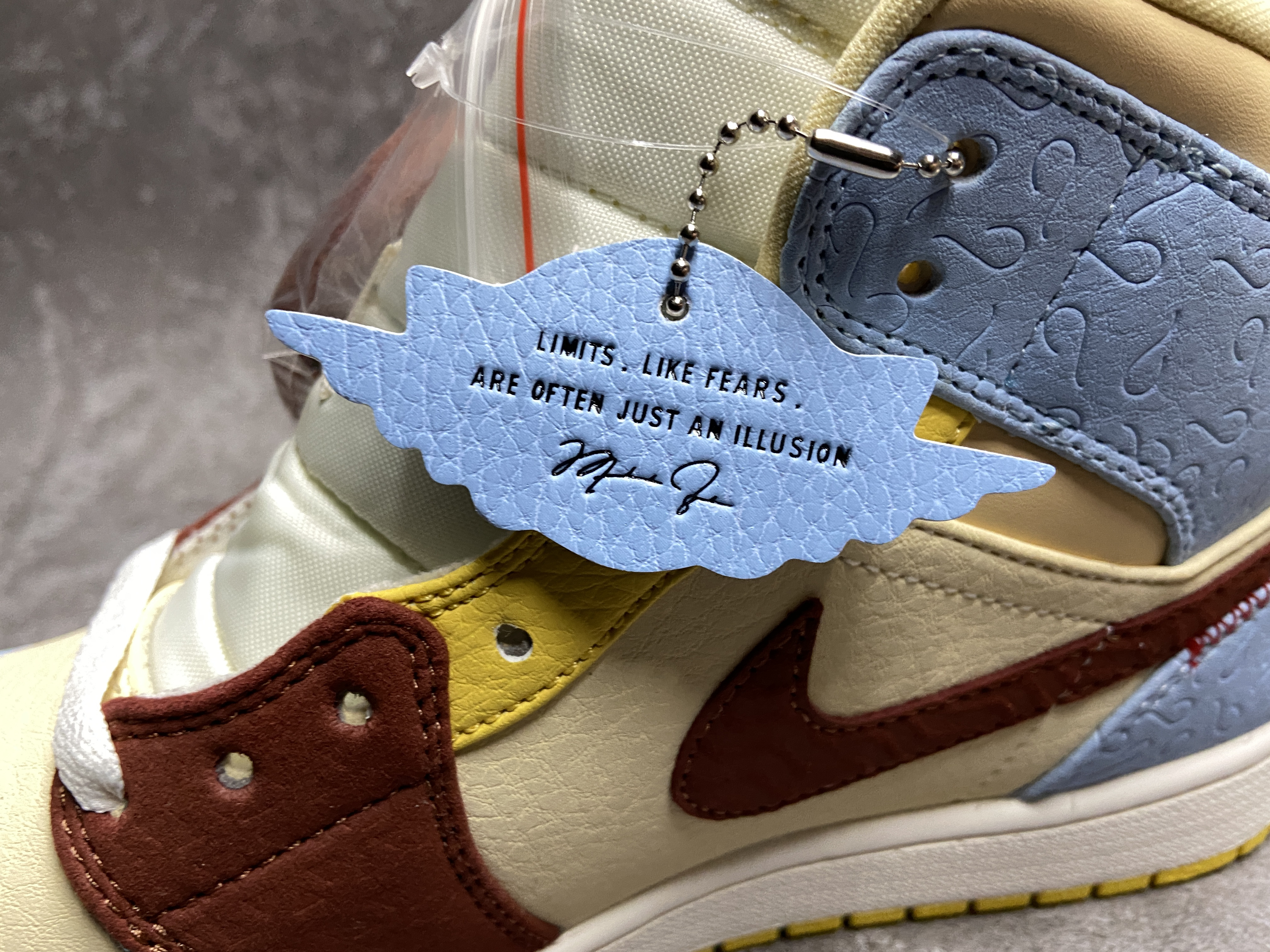 Air Jordan 1 Mid SE Fearless Maison Chateau Rouge