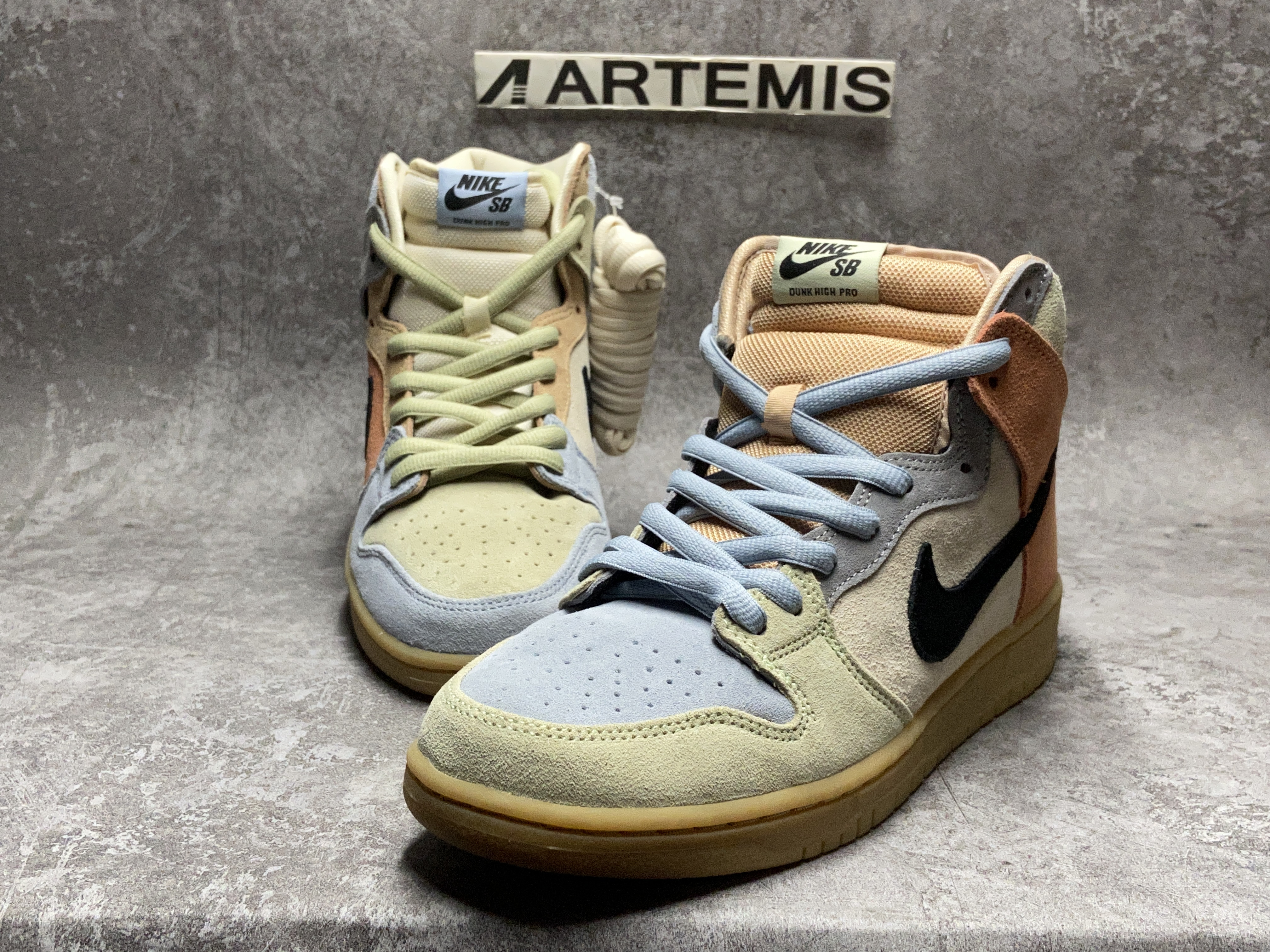 Nike SB Dunk High Spectrum