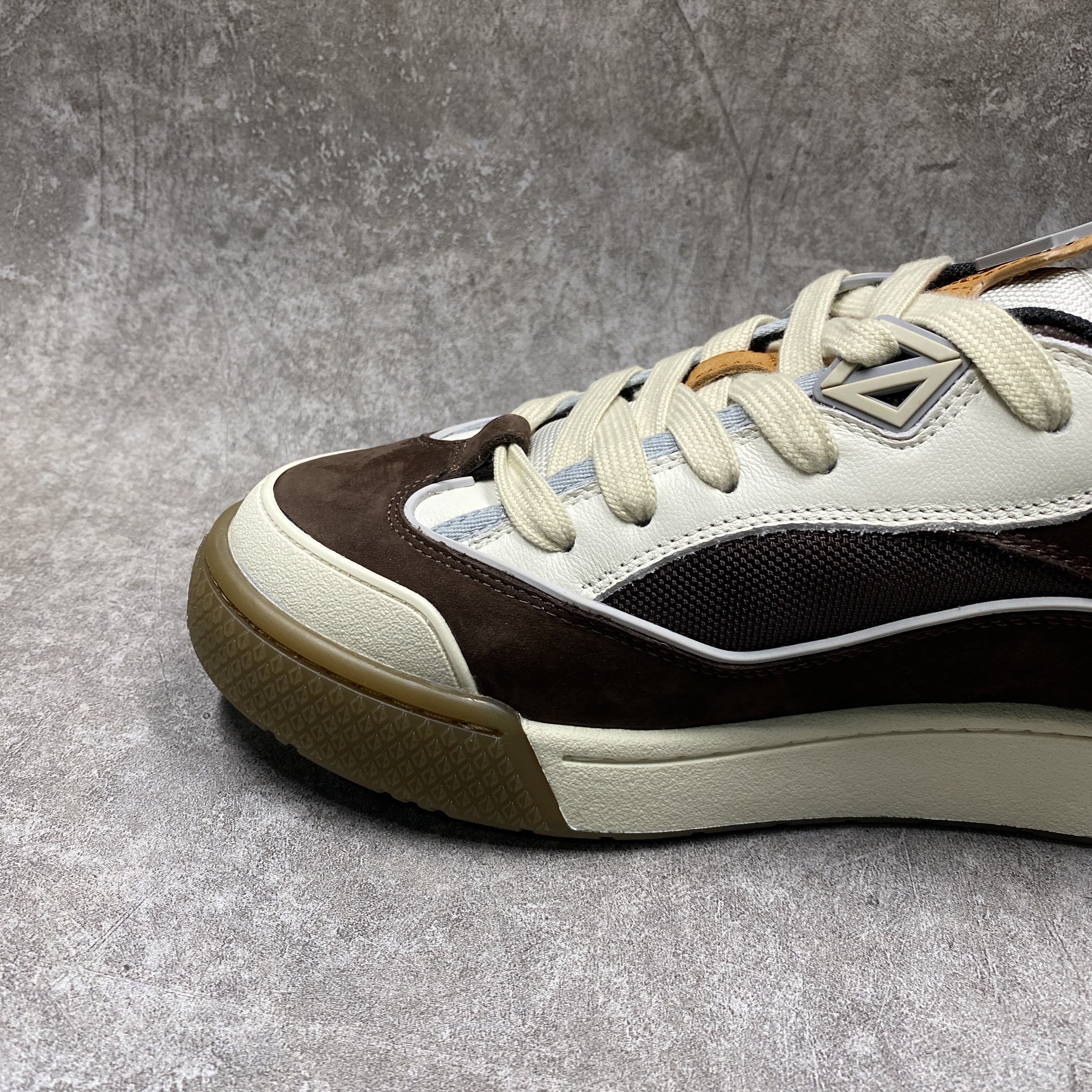 D*0r B713 CACTUS JACK Mocha White