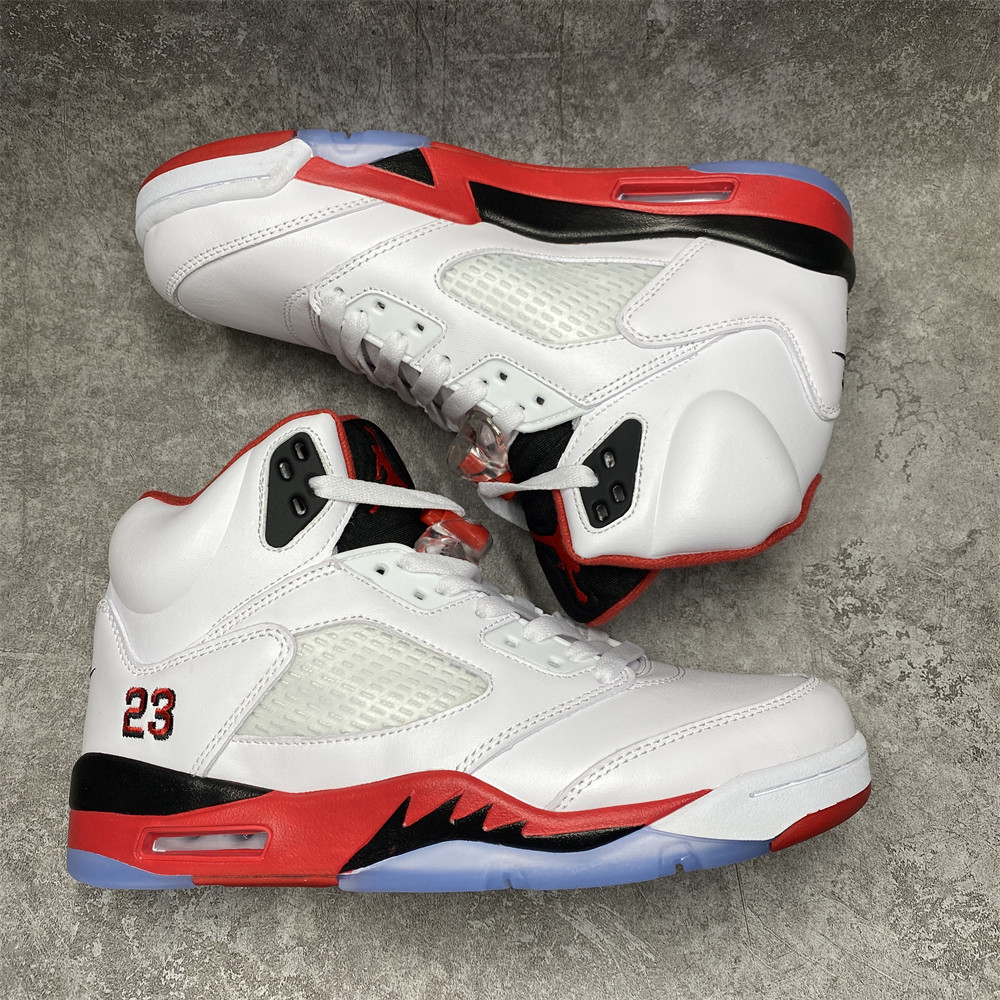 AIR JORDAN 5 RETRO