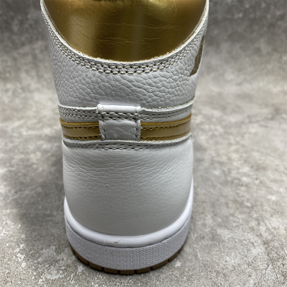 WMNS AIR JORDAN 1 RETRO HIGH OG