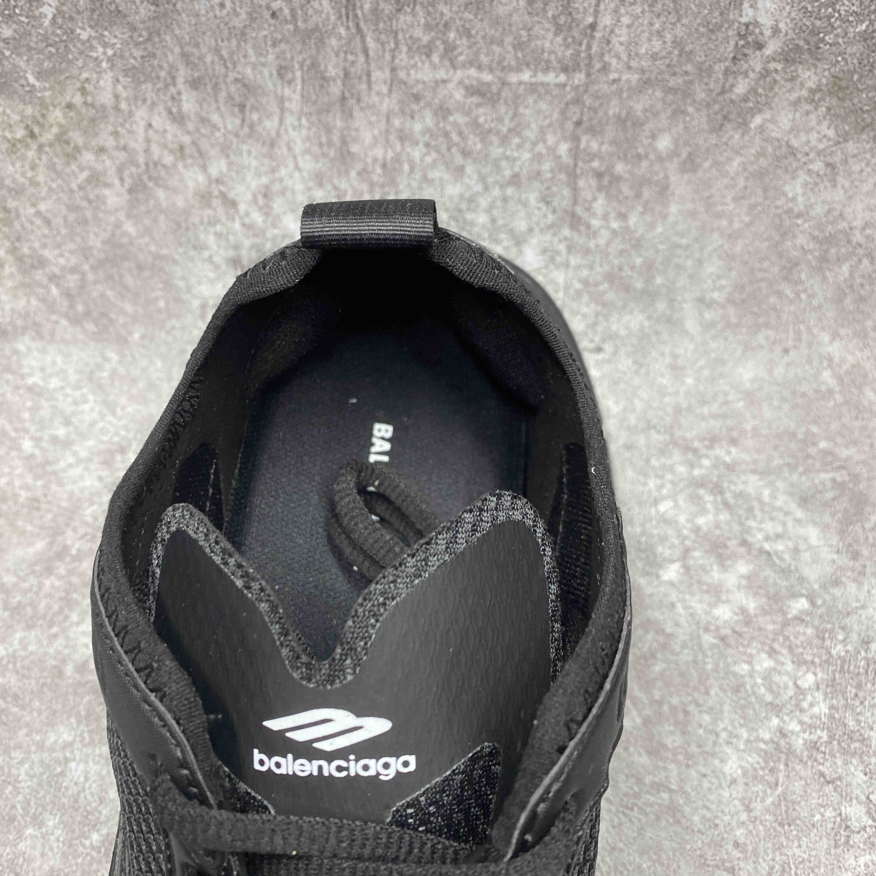 ua Ba*len*cia*ga snkrs black WFLGY 1000