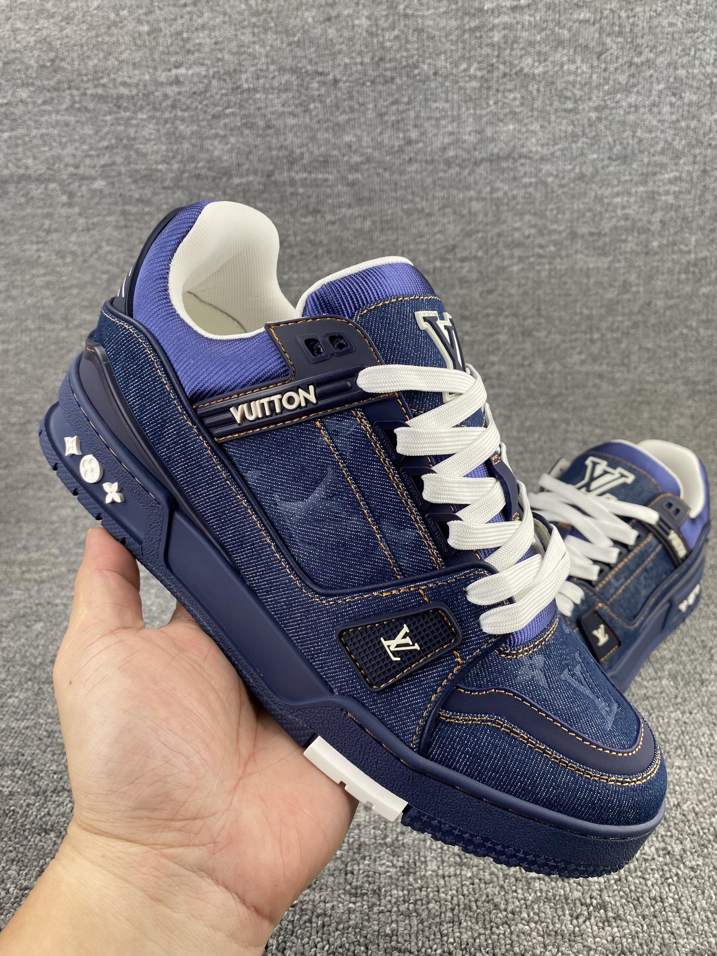 UA LV Trainer Sneaker