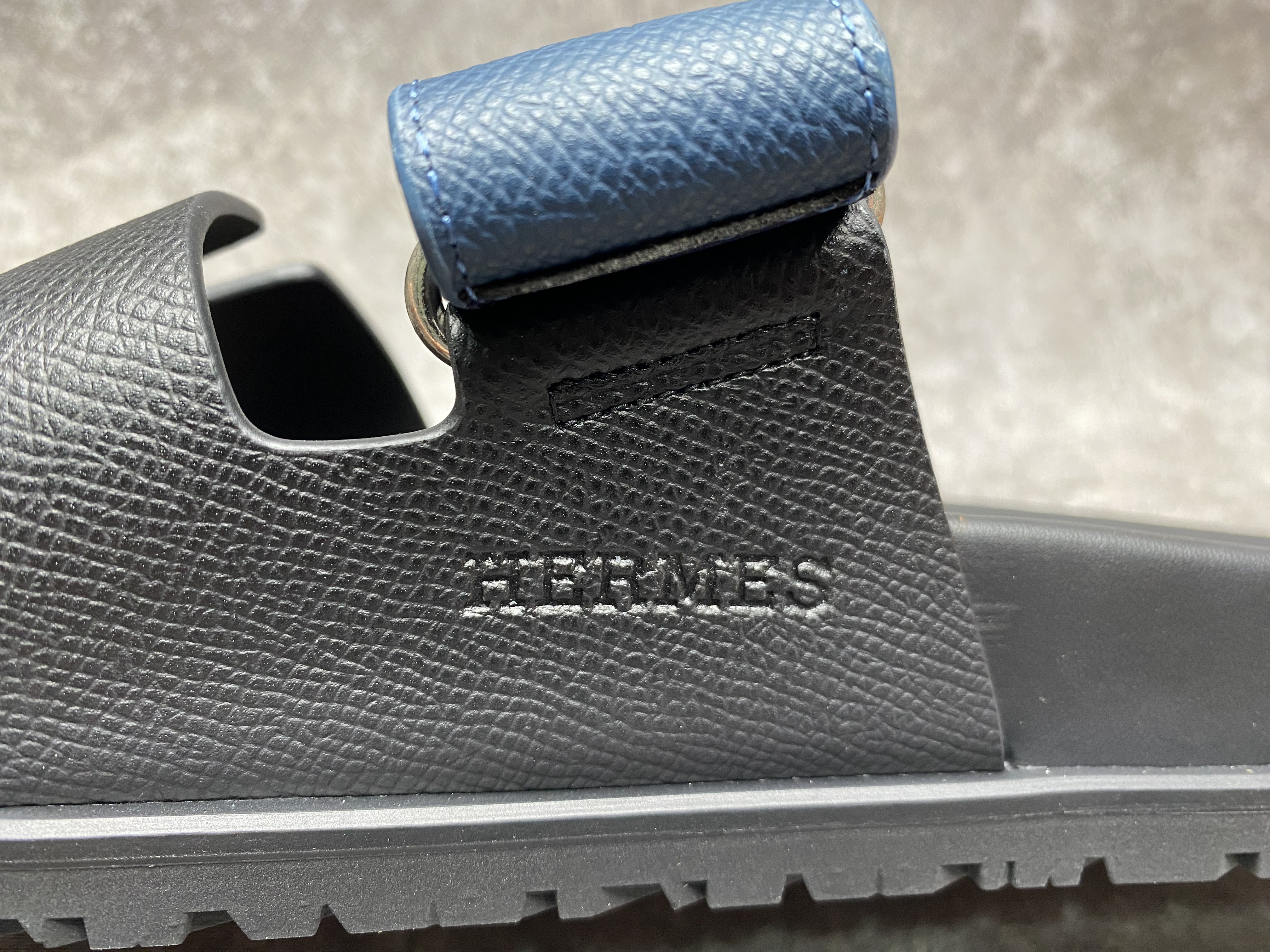 UA Hermès Chypre Sandal