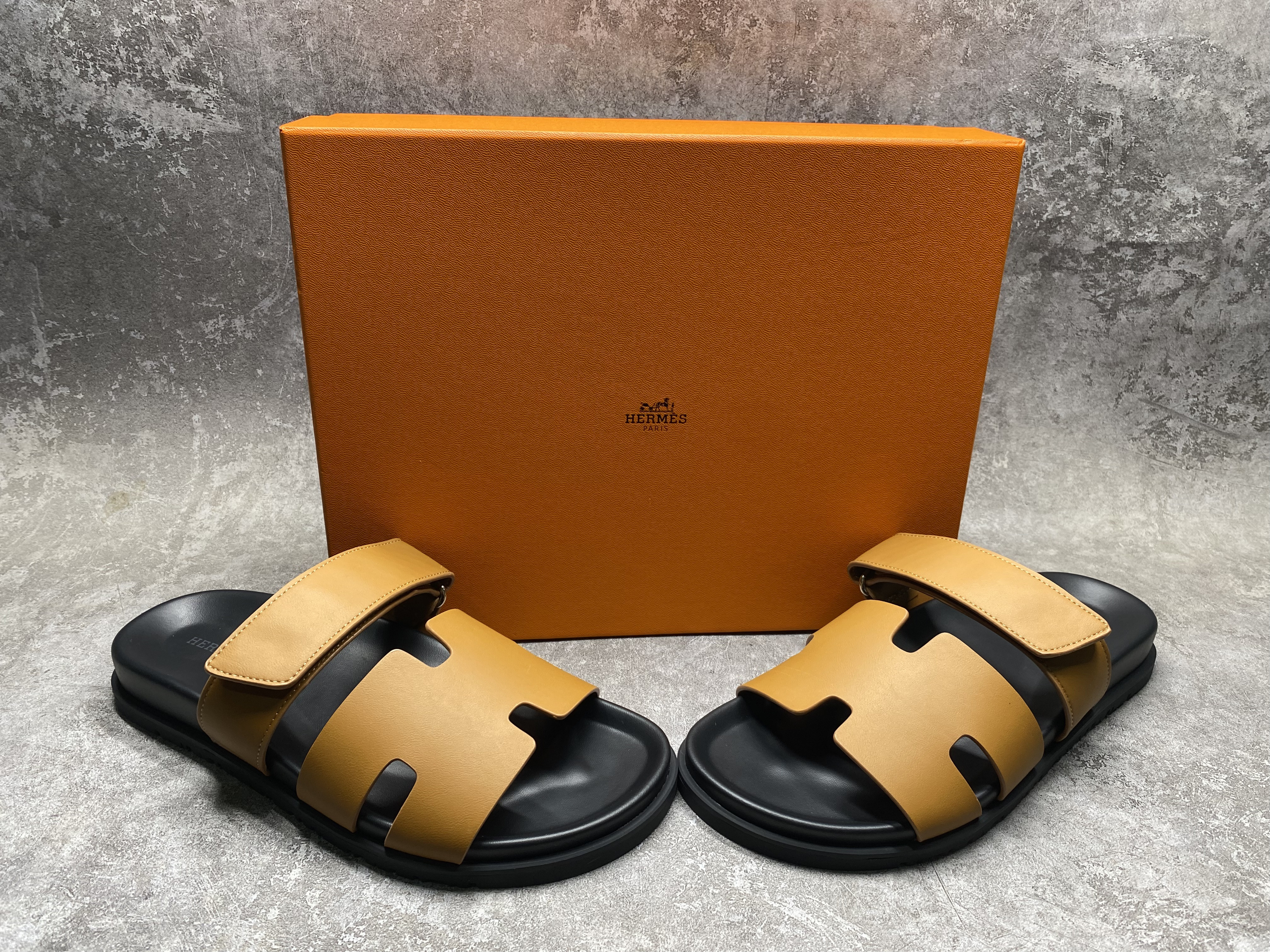 UA Hermès Chypre Sandal