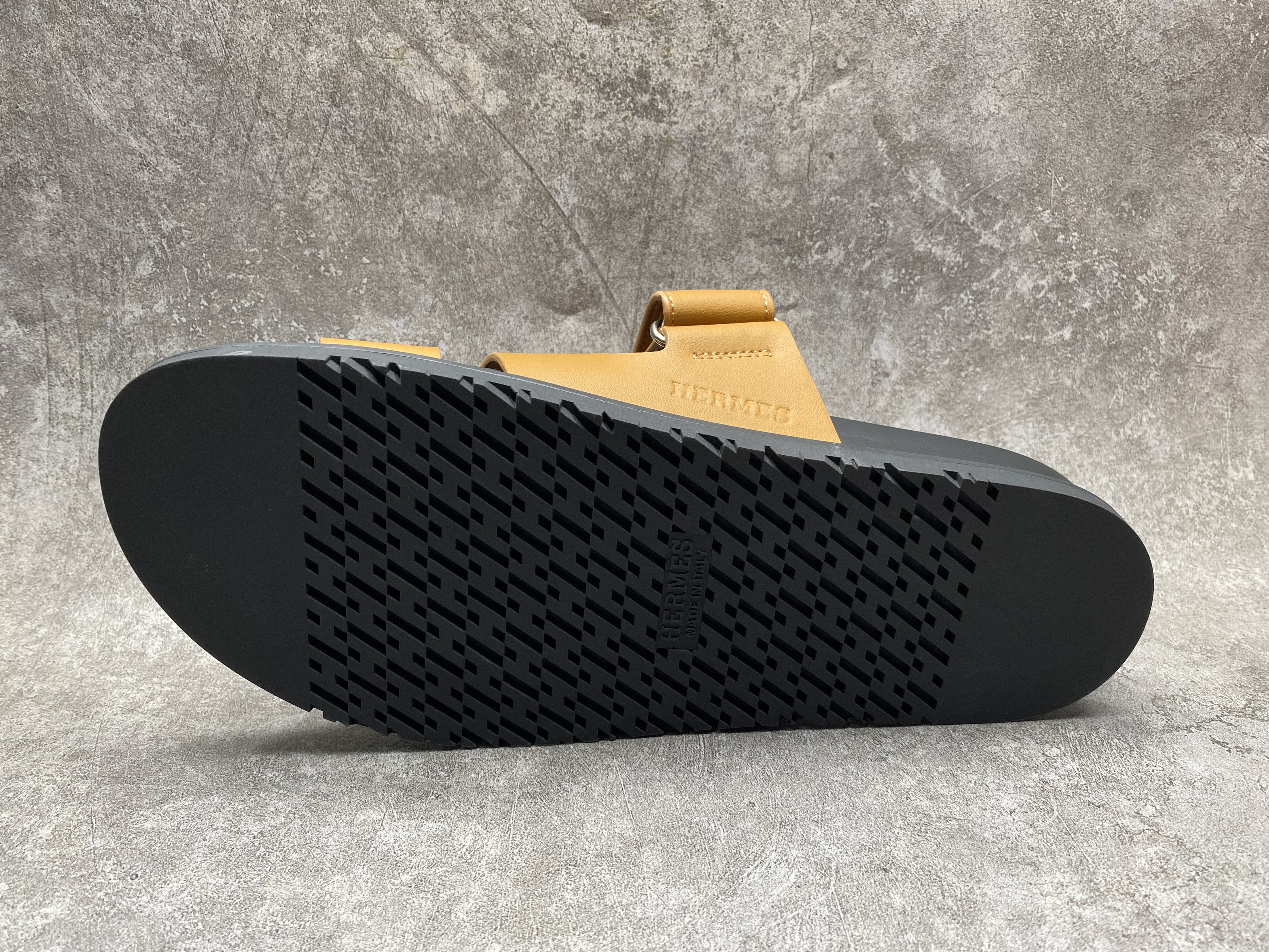 UA Hermès Chypre Sandal