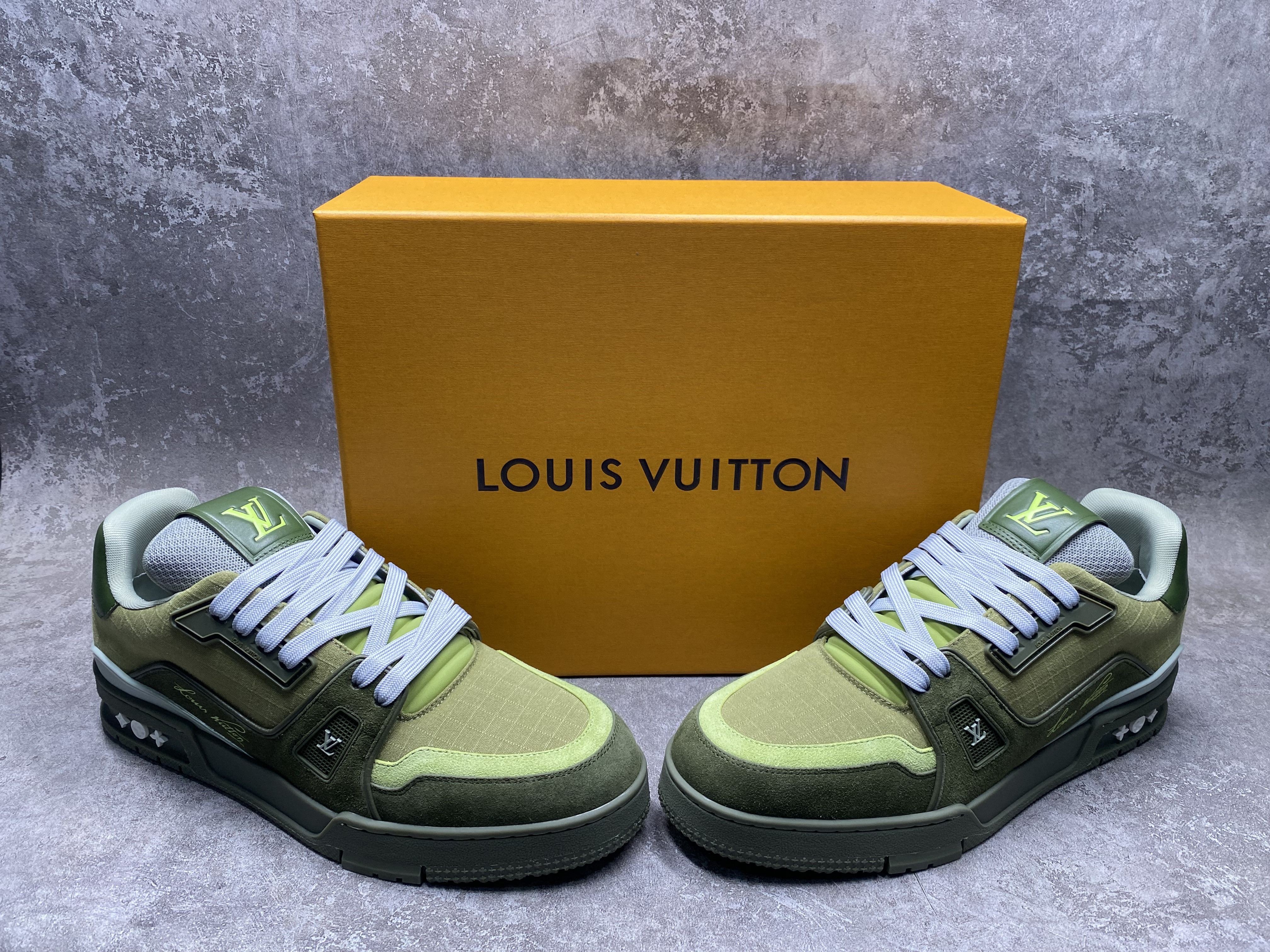 UA LV trainer Sneakers