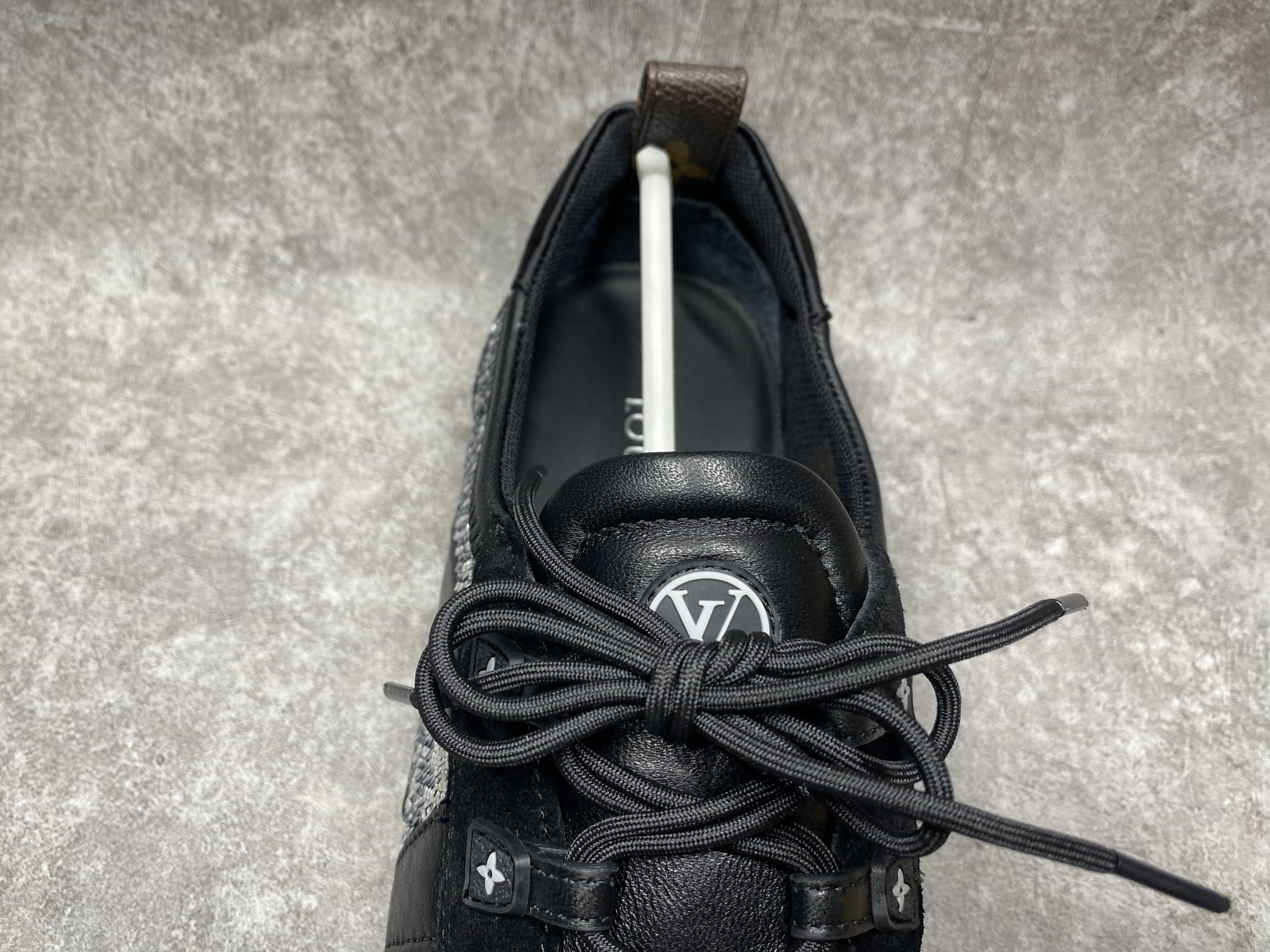 UA LV Sneaker