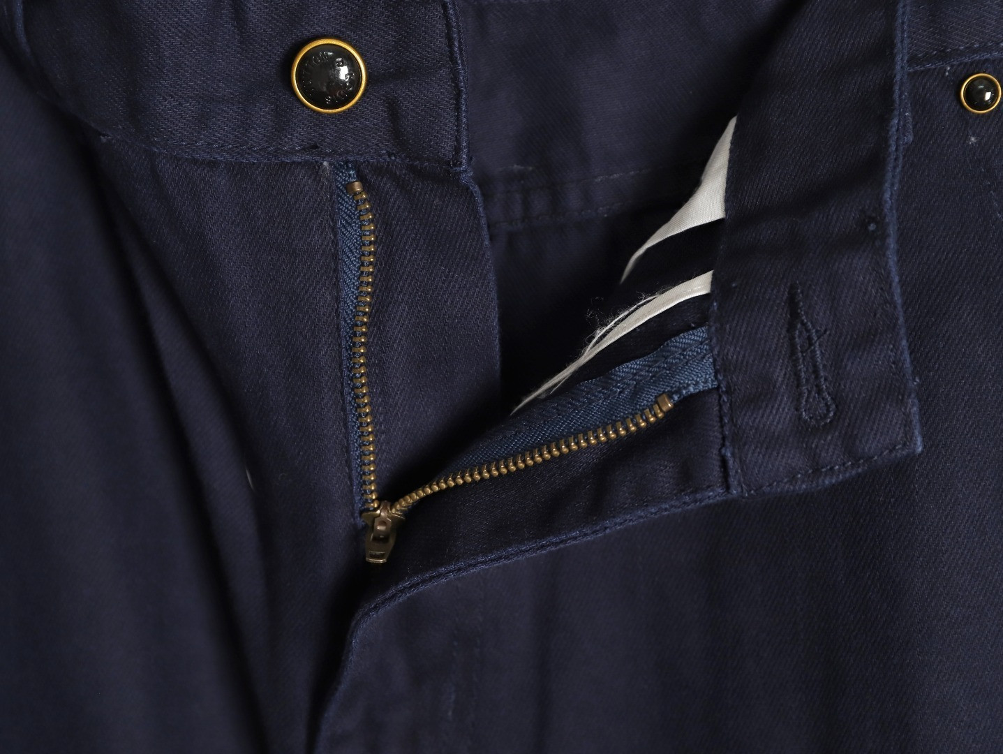 L0*is V*t0n LV Jeans