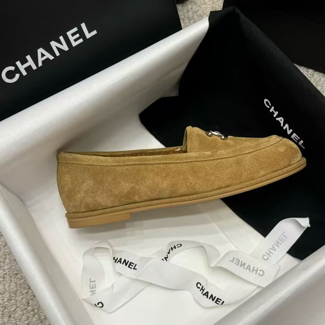 UA Ch*el Loafers