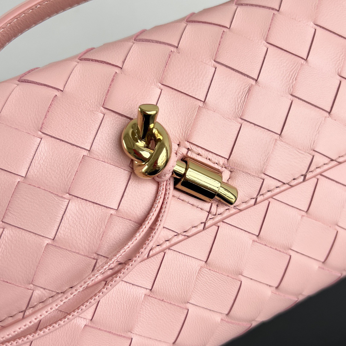 Bo*te*ga Ve*ne*ta Long Clutch Andiamo With Handle Fondant 31x13x3cm