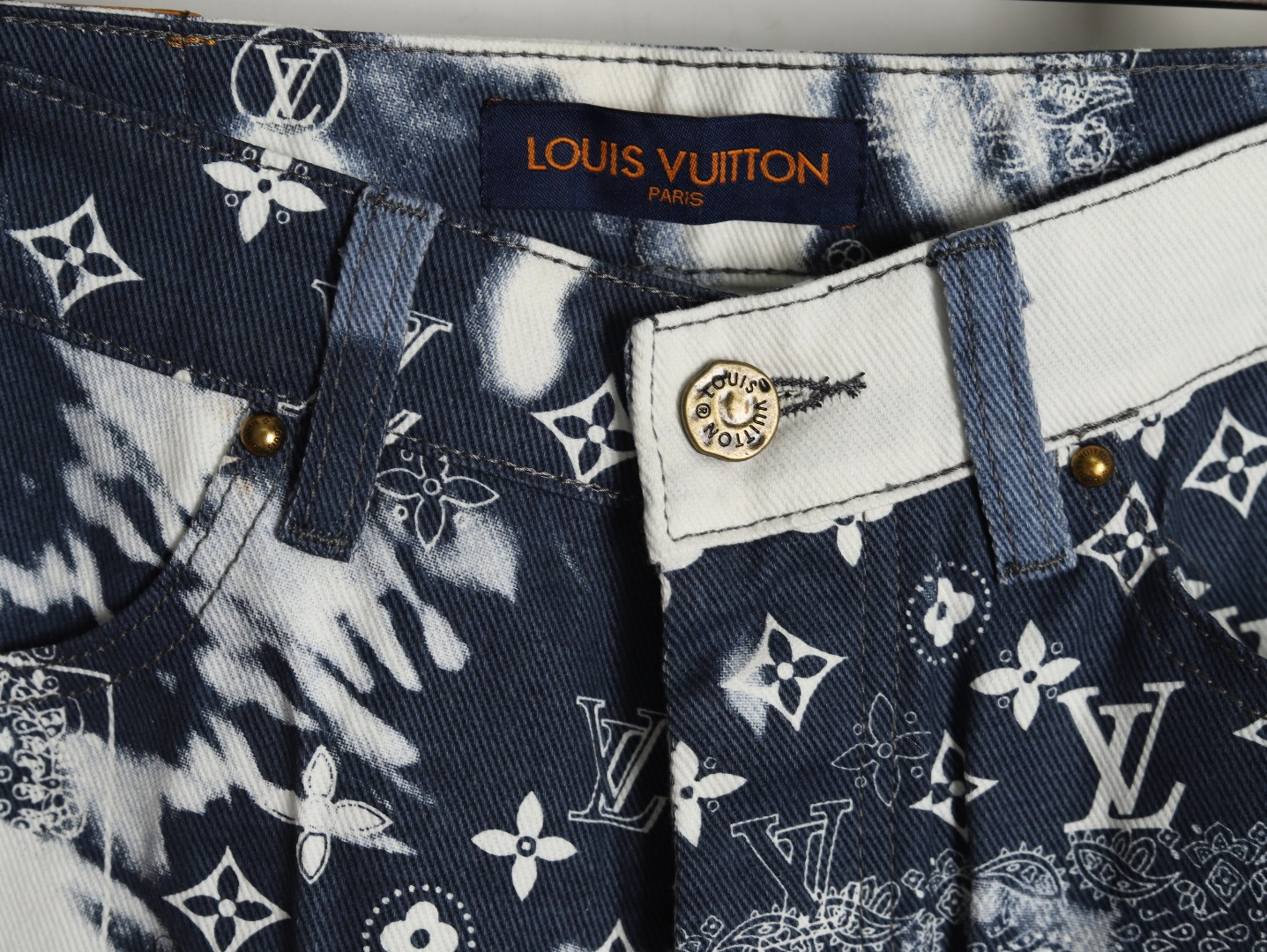 L0*is V*t0n LV 25ss shorts