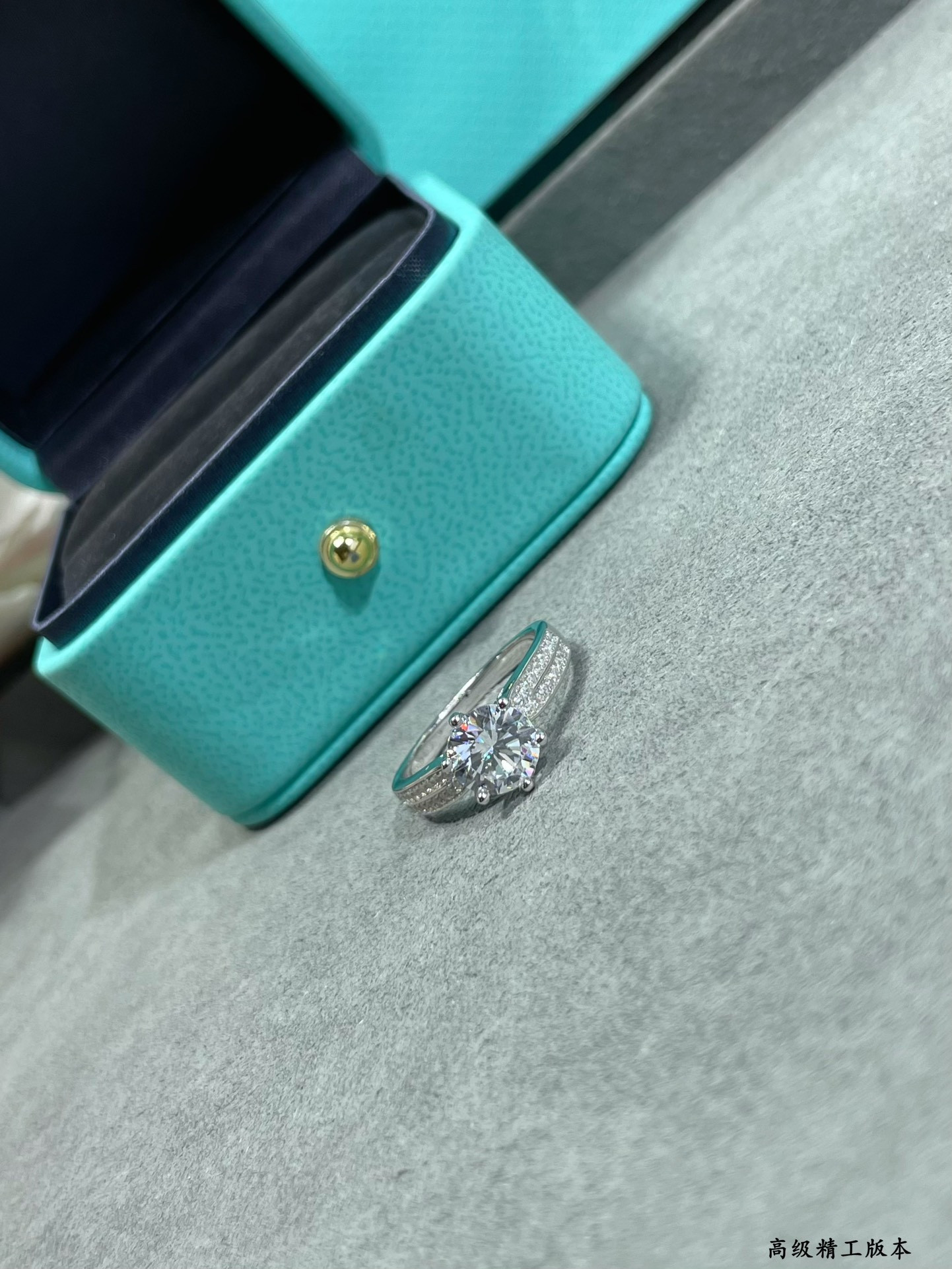 T*f*ny & Co. Setting 2 Carat Diamond Ring with Star Motif Ag925