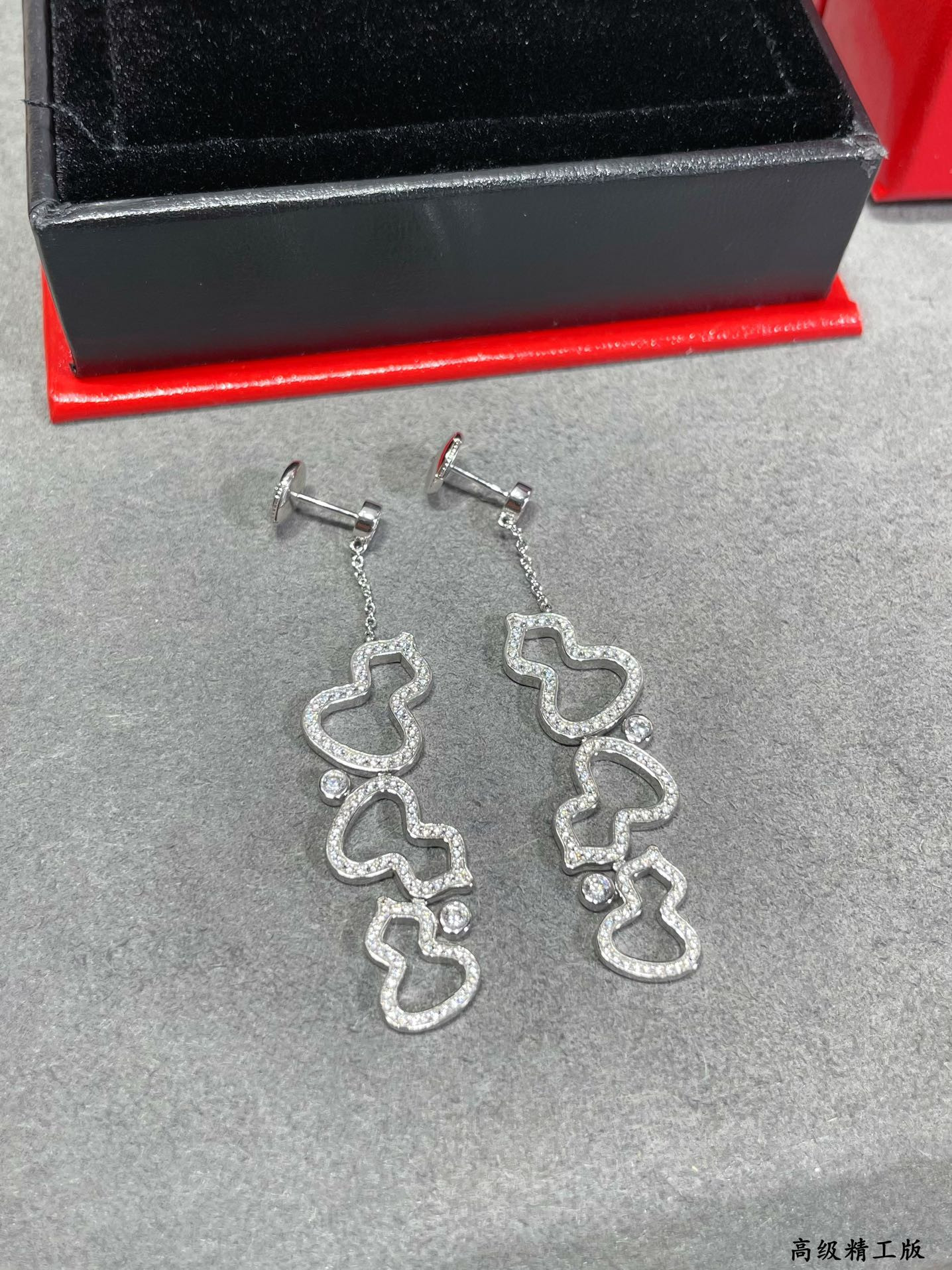 Qeelin Triple Gourd Full Diamond Stud Earrings