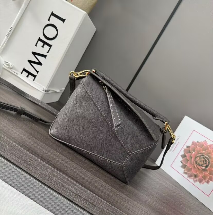 L0ew* Mini Puzzle bag in classic calfskin 18x12.5x8cm