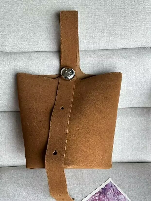 L0ew* Large Pebble bucket bag in suede calfskin 33x28x28cm