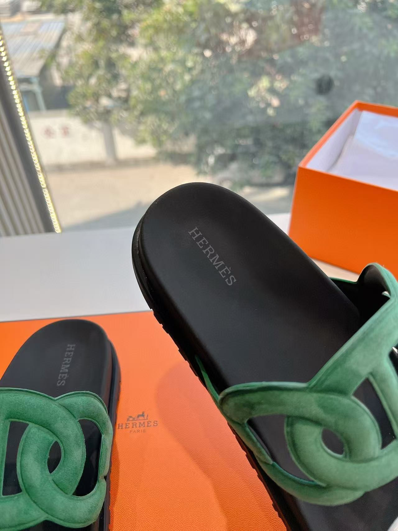 UA Hermès Extra sandal