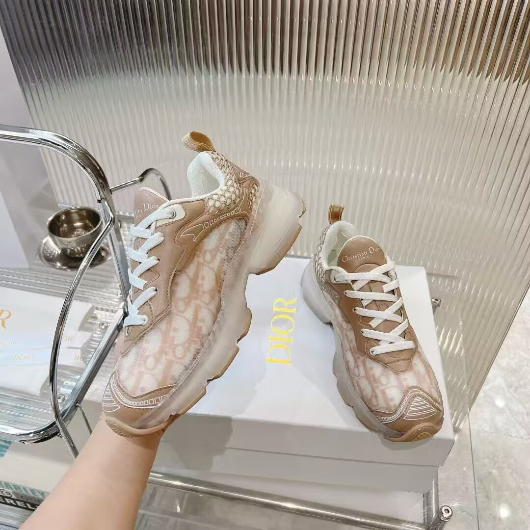 UA D*0r Vibe Sneaker