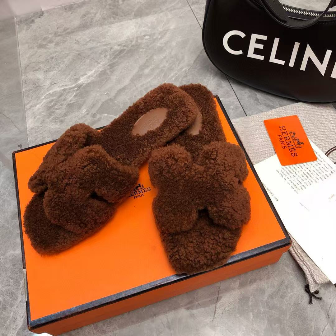 UA Hermès Oran sandal