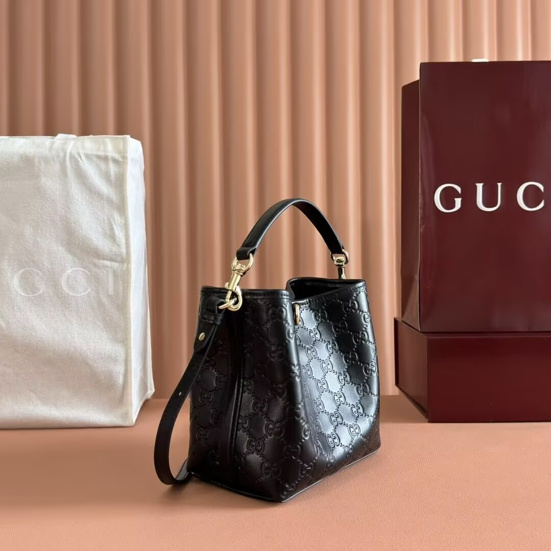 G*u*i GG Emblem Small Bucket Bag 19x18x11cm