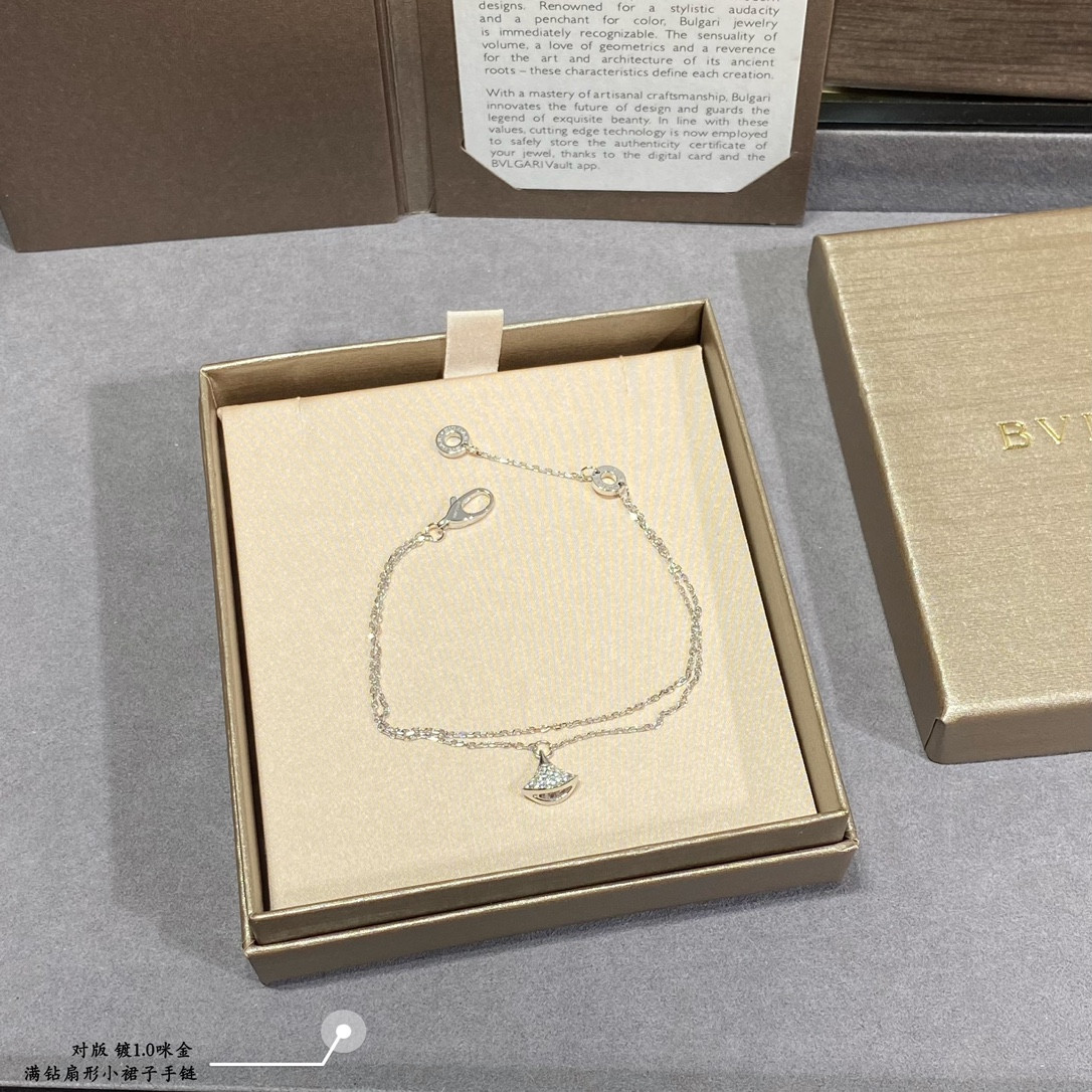 B*l*ai Diamond fan-shaped mini skirt Bracelet