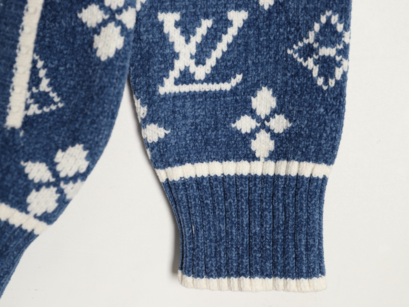 L0*is V*t0n LV 25ss Cardigan Sweaters