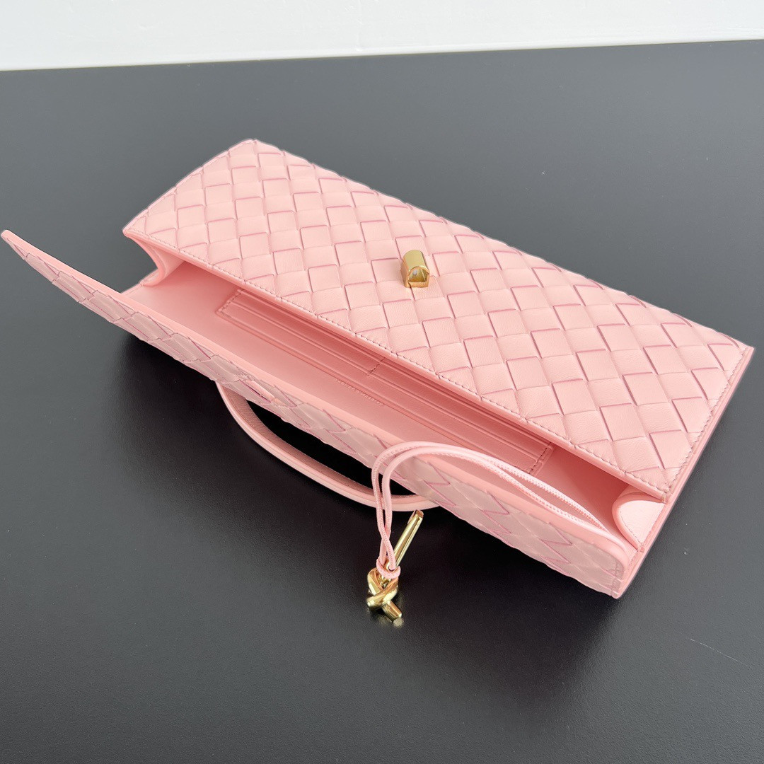 Bo*te*ga Ve*ne*ta Long Clutch Andiamo With Handle Fondant 31x13x3cm