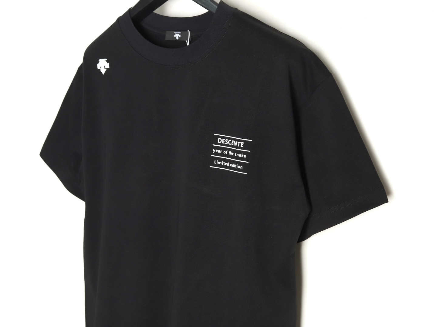 DESCENTE 25ss Short-sleeved T-shirt