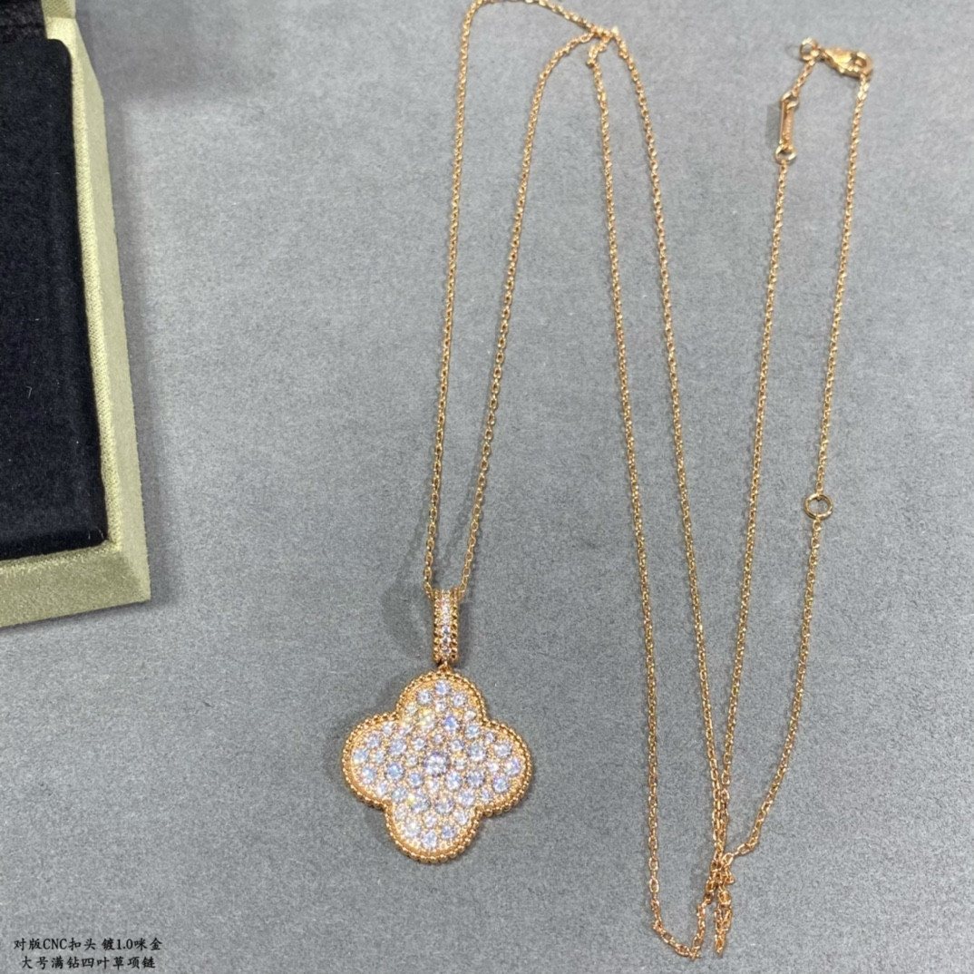 V*N CL*F & Arpels Large Four Leaf Clover Necklace Diameter approx 2.5cm,Chain length approx 80cm