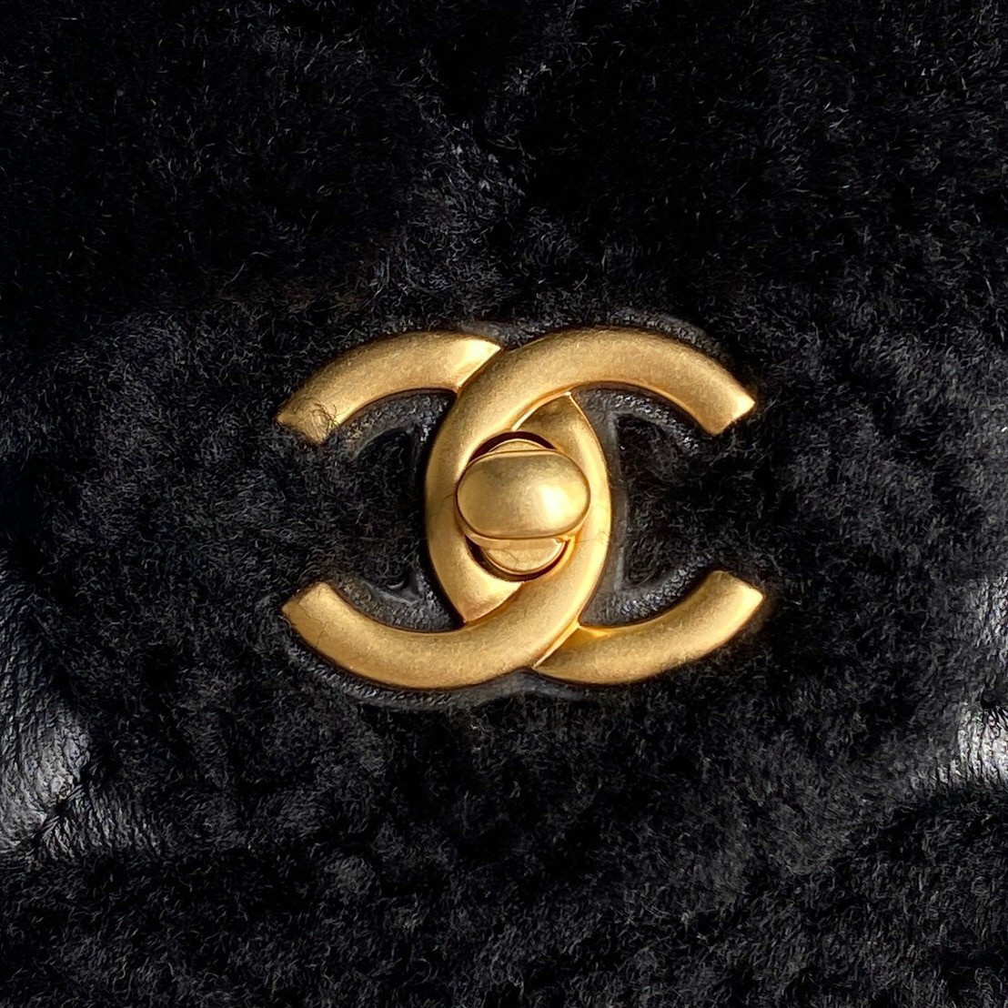 Ch*el Mini Flap Bag 12 x 18 x 6cm