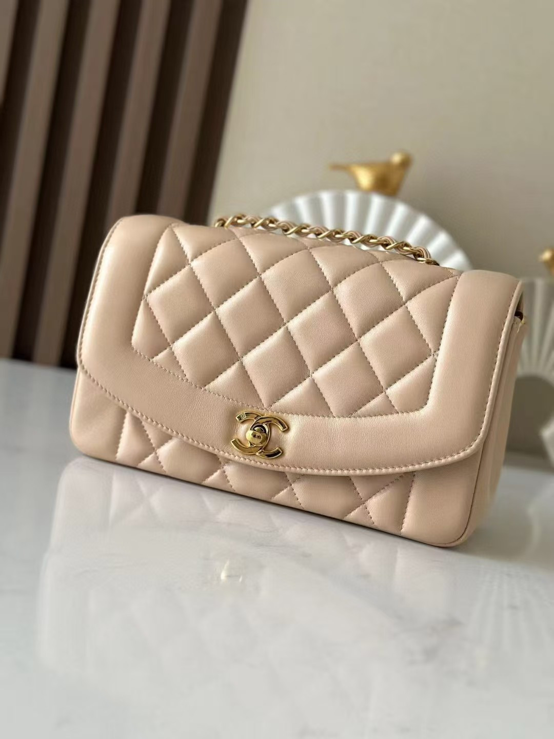 Ch*el Small Diana Flap Bag Lambskin Gold Hardware 22.5x14x7cm