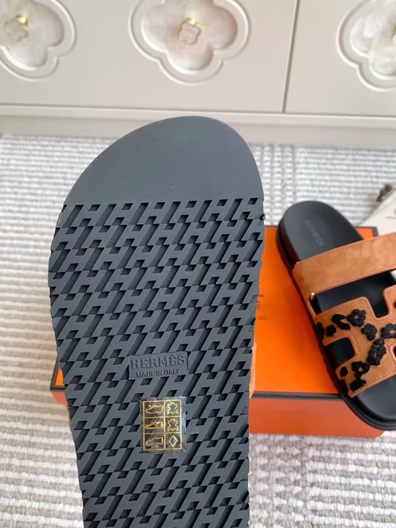 UA Hermès Chypre Sandal