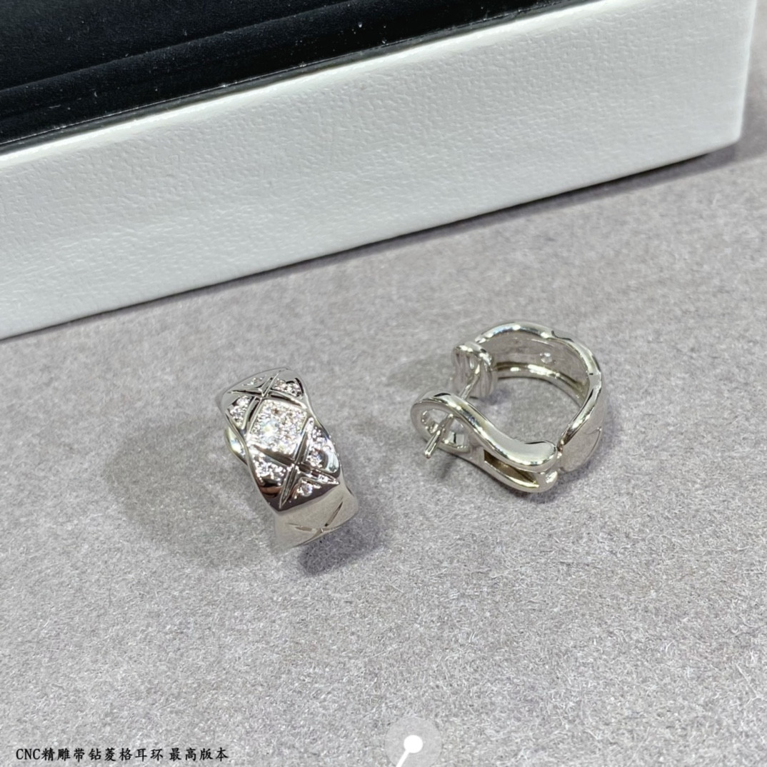 Ch*el Carved diamond with diamond Earrings