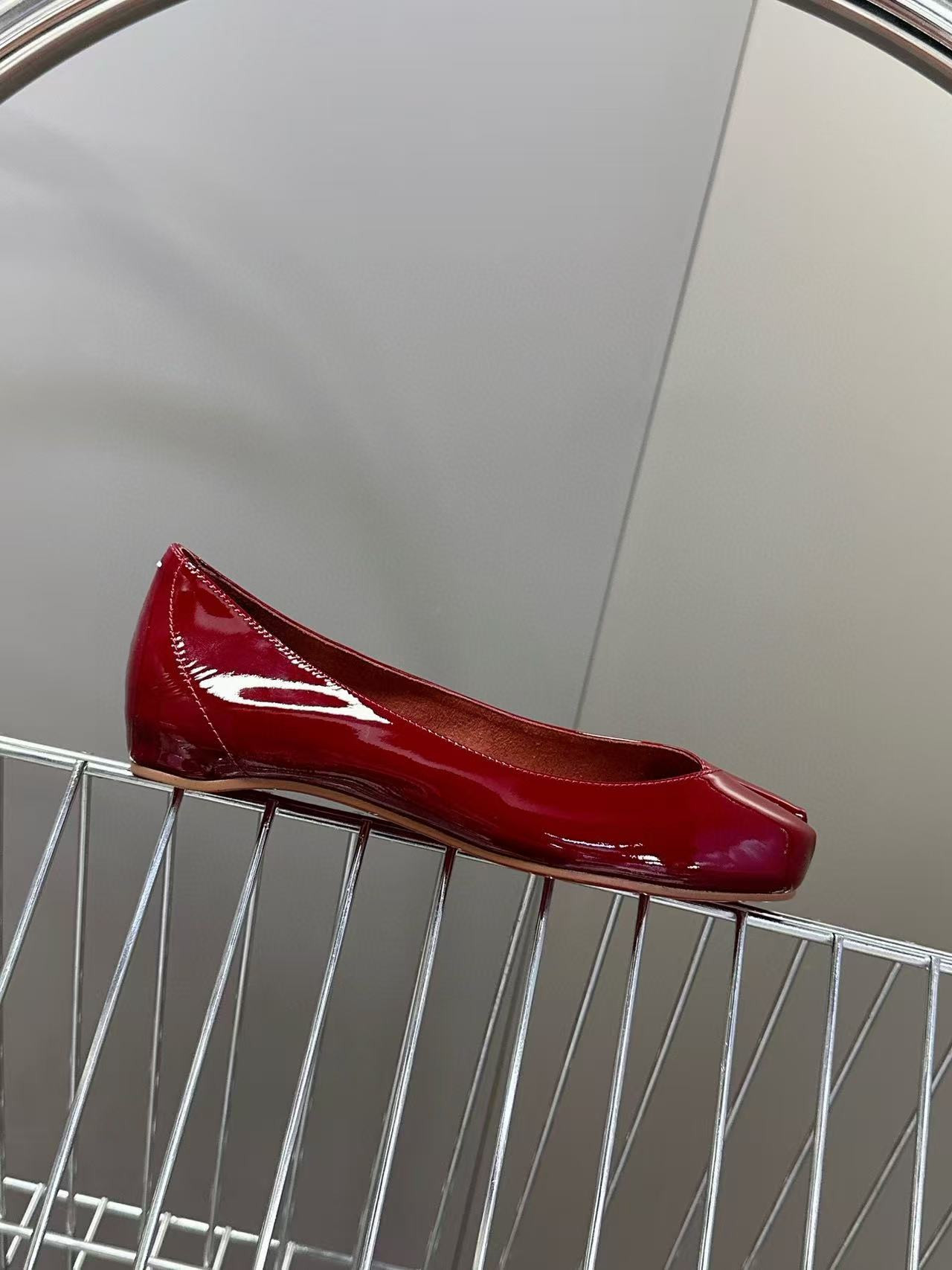 UA Ch**an Louboutin Marlougiela Ballerinas Patent calf leather